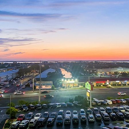 Carousel Condos Ошен Сити Номер фото